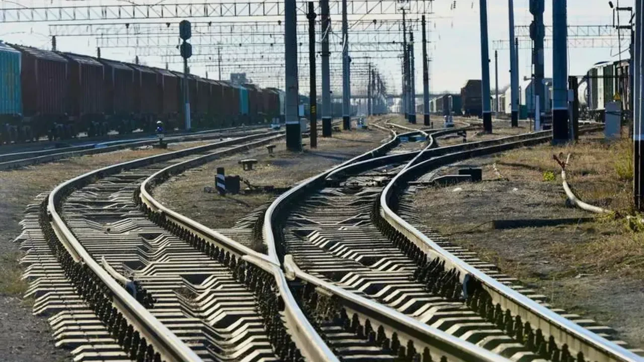 Қарағанды облысында теміржол қызметкері пойыз астына түсіп мерт болды