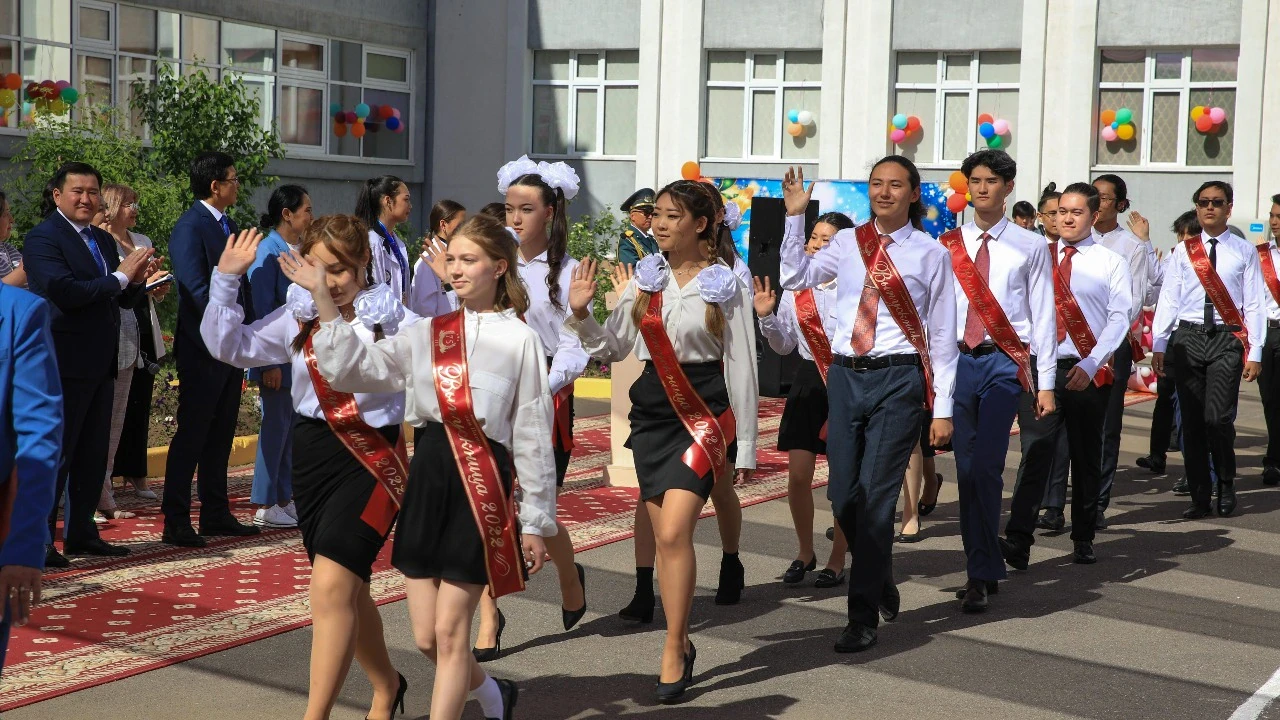 Ministry Announces Final Exams and Graduation Dates in Kazakhstan