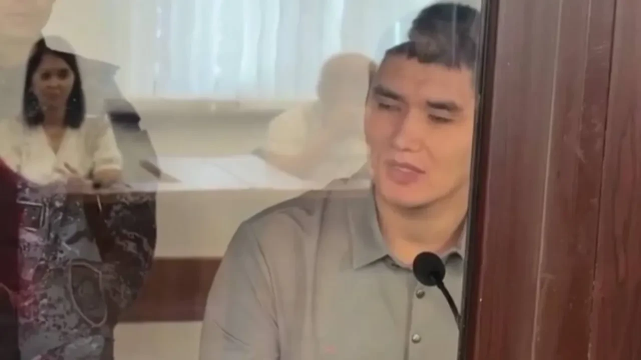 Атырау облысындағы бір отбасының қазасы: айыпталушы үш кісіні қасақана өлтіргенін мойындады