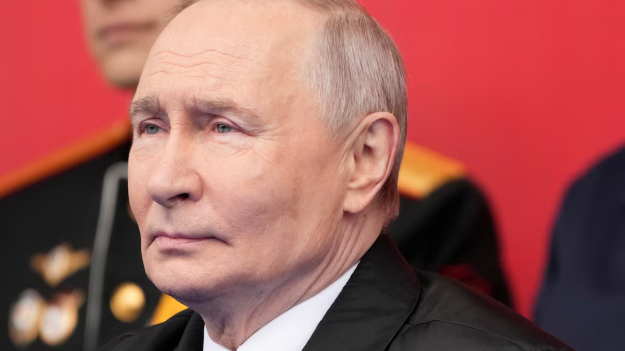 Путин также собирается посетить Китай