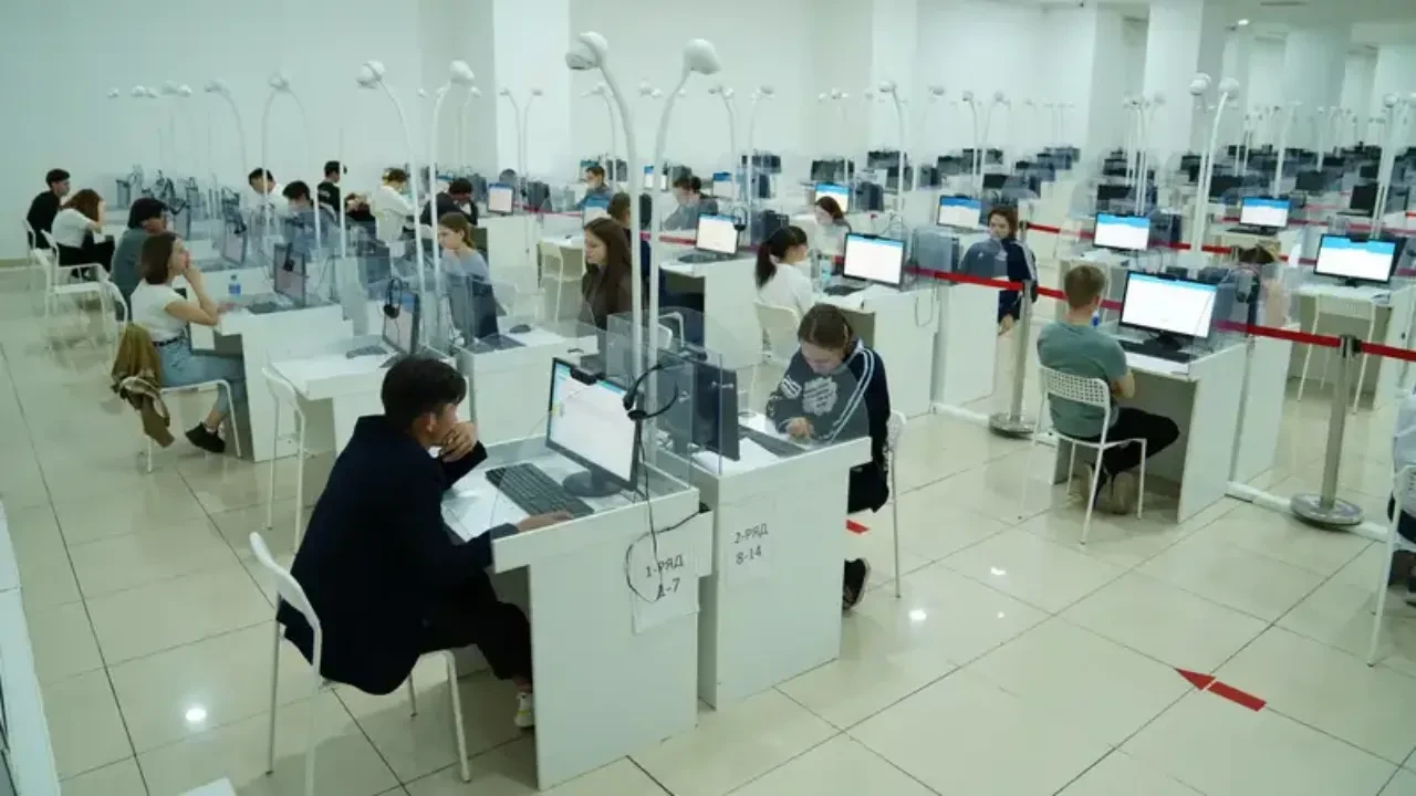 Негізгі ҰБТ басталды: Биыл талапкерлер қай пәндерді жиі таңдады?