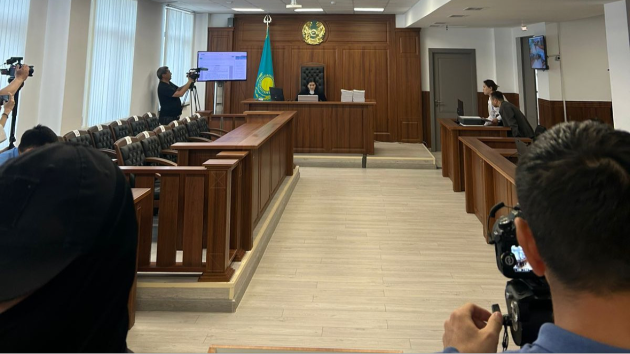 В Атырау начался процесс по делу об убийстве целой семьи