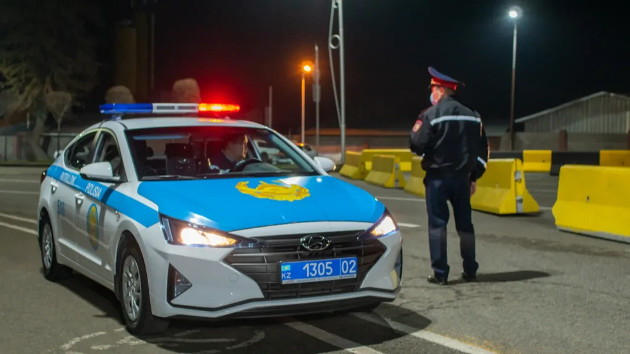 Ақтауда қызметтік көлік мінген полицей баланы қағып кетіп, мерт қылды