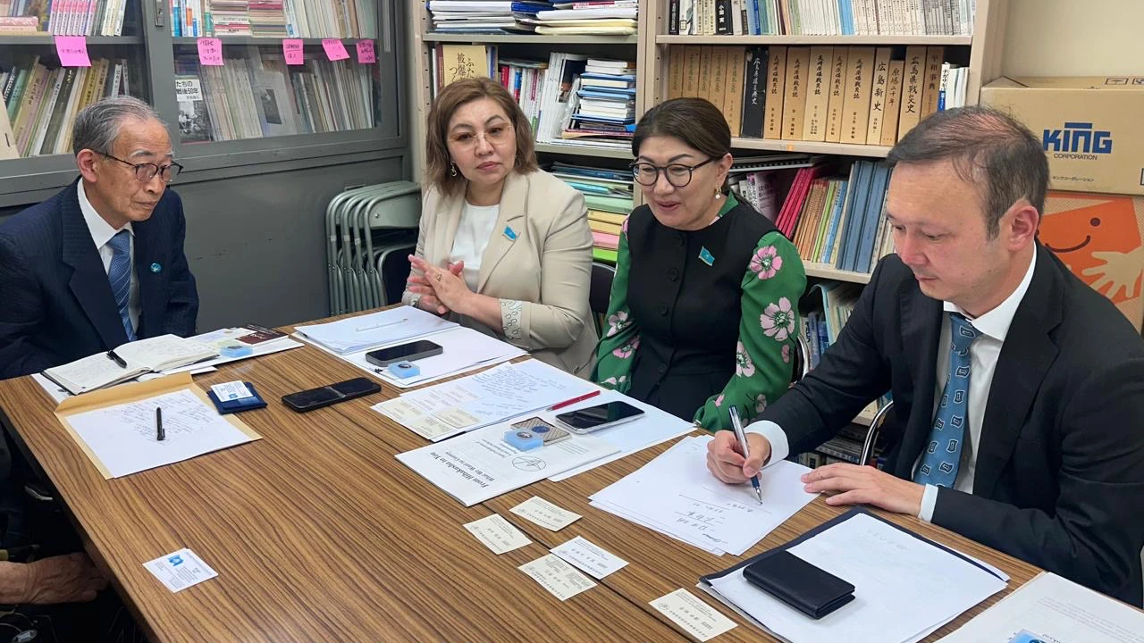 Сенатор Бибігүл Жексенбай встретилась с нобелевскими лауреатами мира в Токио
