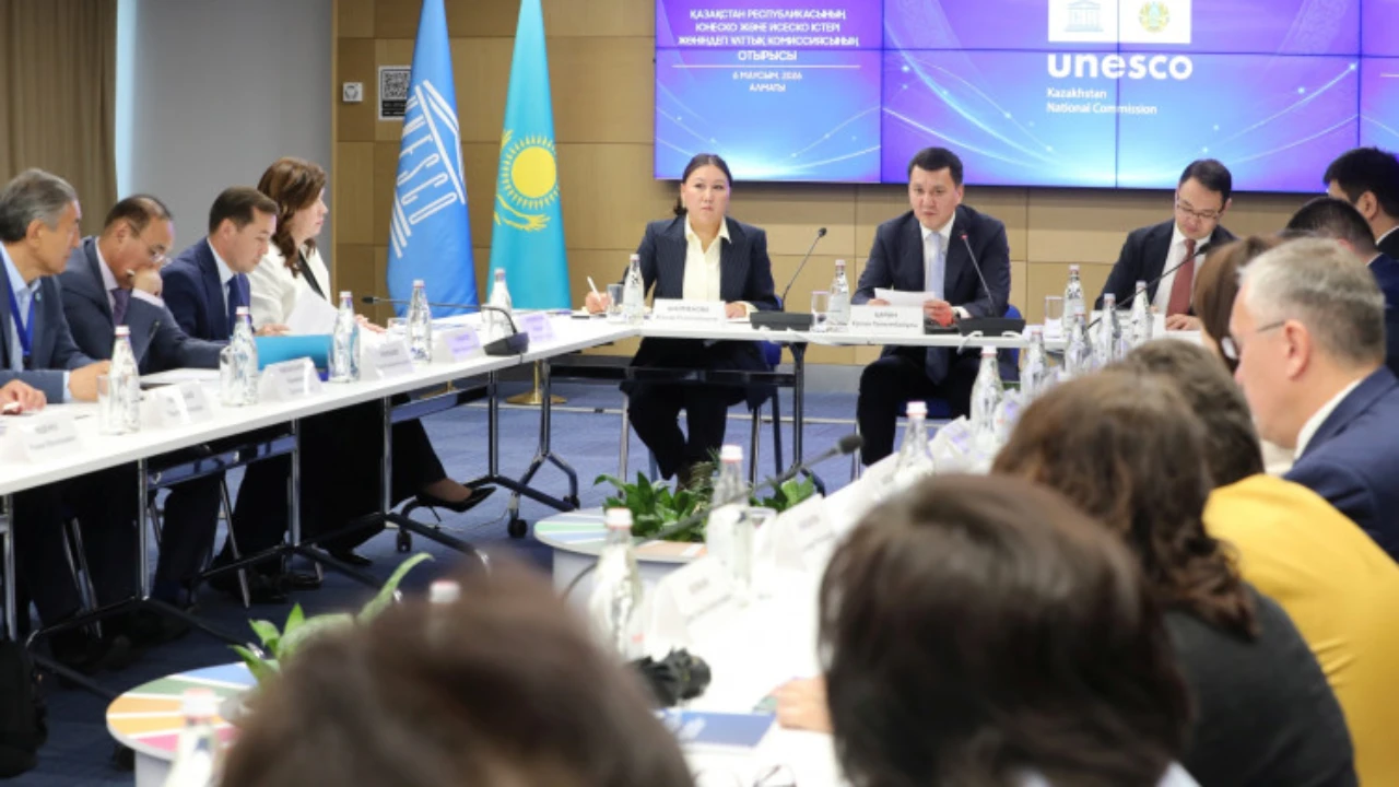 Ерлан Карин ЮНЕСКО және ИСЕСКО істері жөніндегі Ұлттық комиссияның отырысын өткізді