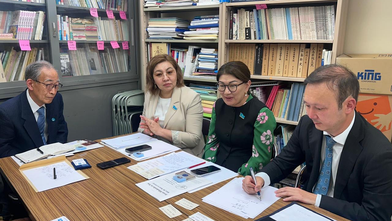 Сенатор Бибігүл Жексенбай Токиода Нобель сыйлығының лауреаттарымен кездесті