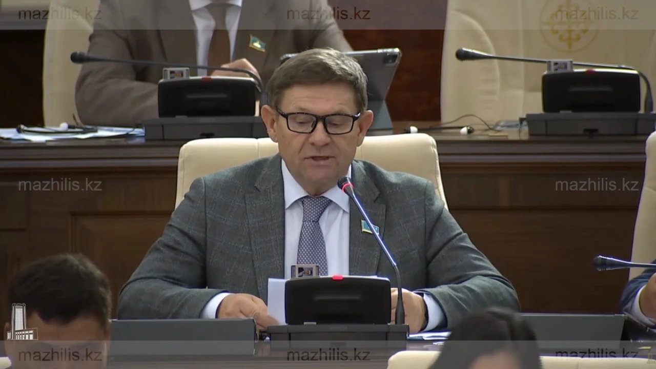 Сергей Пономарев предложил переосмыслить порядок праздничных дней