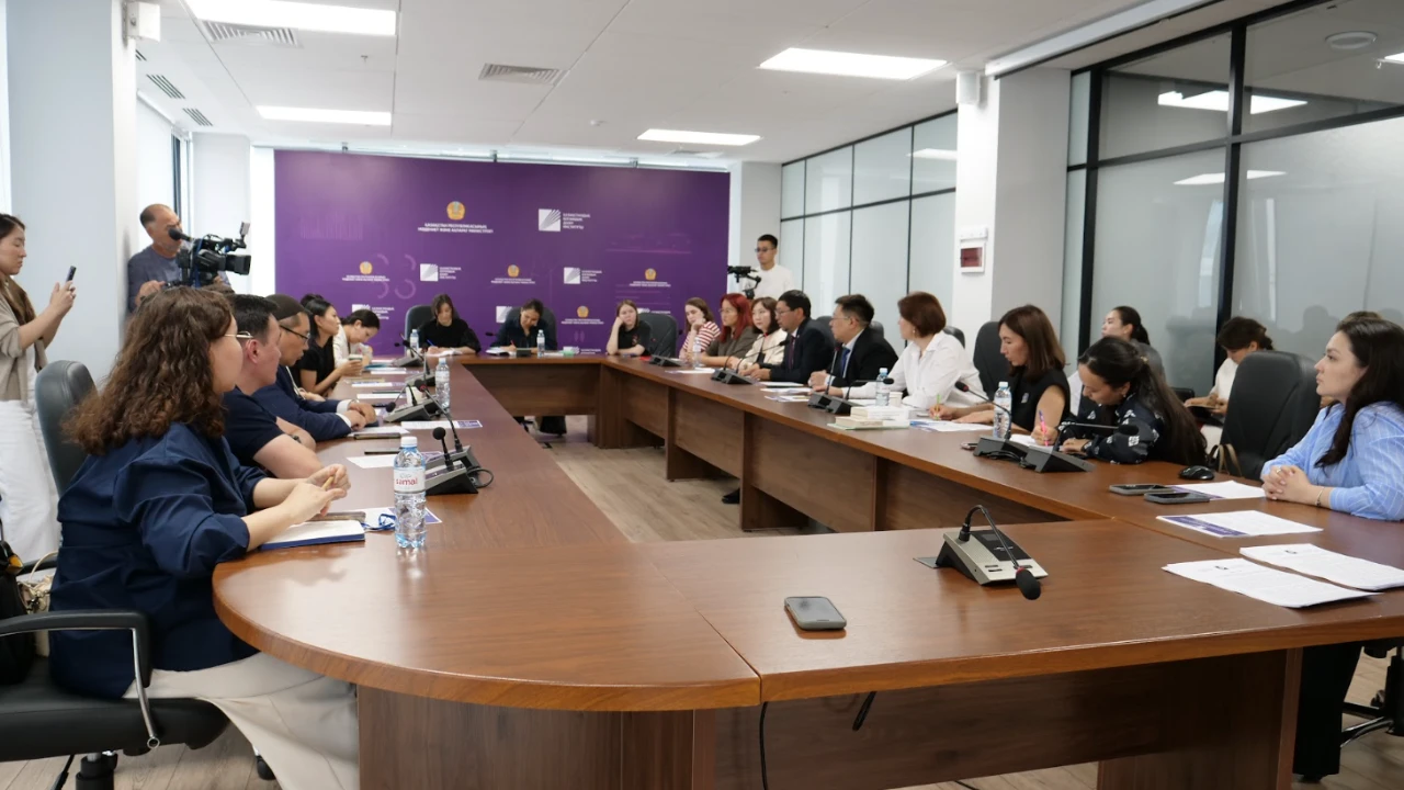 Кітап оқу мәдениетін қалай дамытуға болады? Сарапшылар пікір алмасты