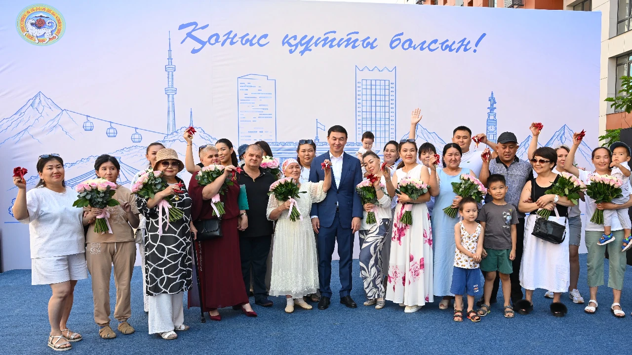 Алматыда 885 отбасы жаңа пәтер кілтін алды: жыл соңына дейін 11 мыңнан астам азамат баспанамен қамтылады
