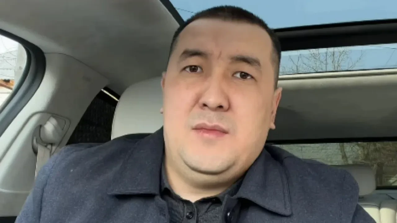 Прокурор блогер Әділетхан Молдаханға тағылған айыпты ауырлатты