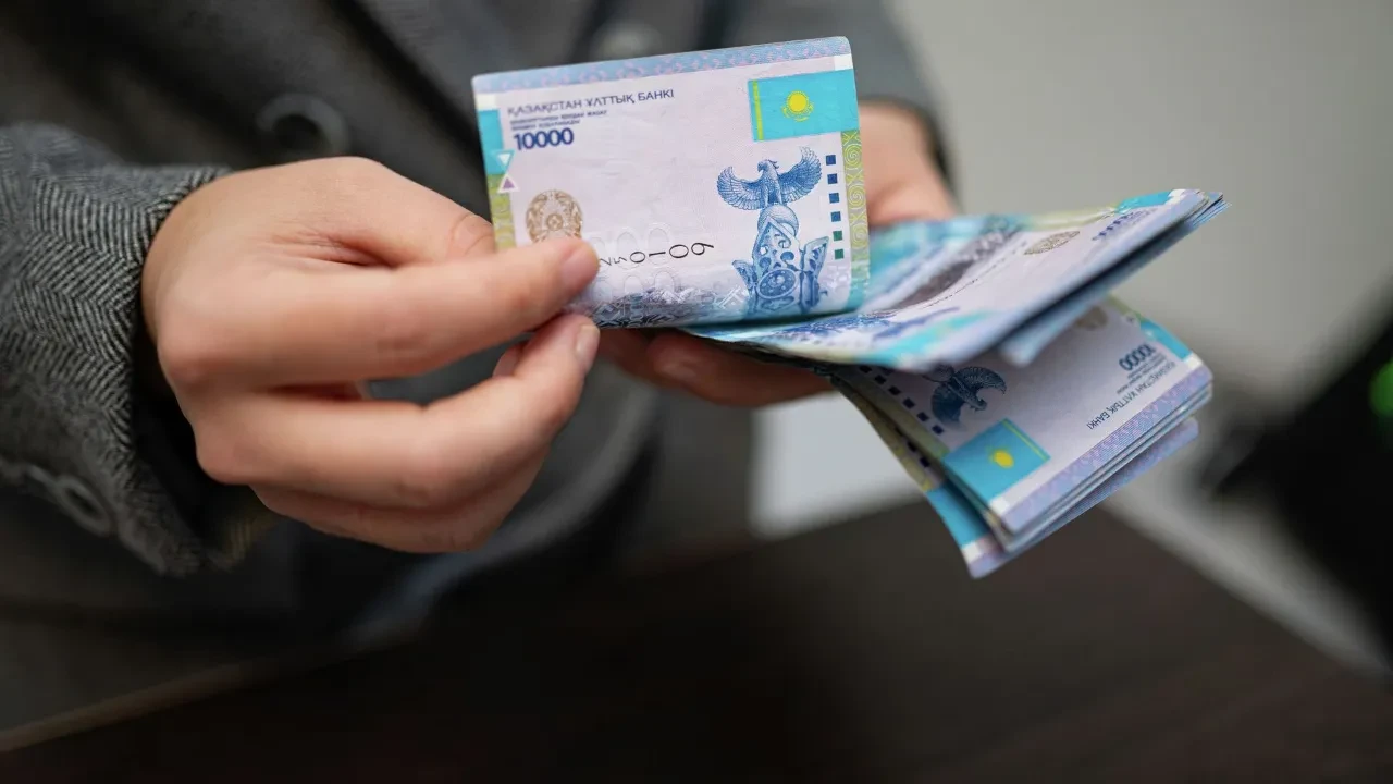 Шымкентте блогер кәсіпкерлер мен шенеуніктерден ақша бопсалады деген күдікпен ұсталды