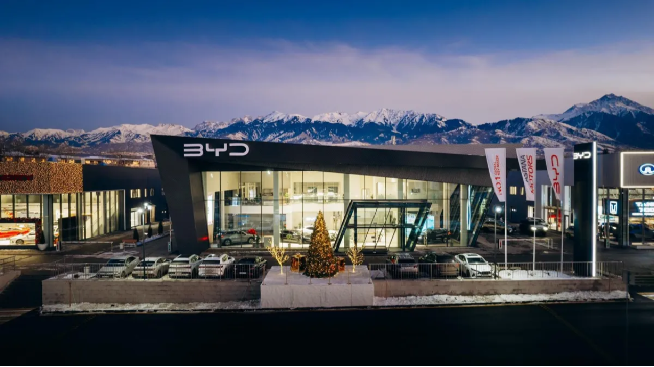 Премьер-министр потребовал ускорить запуск завода BYD