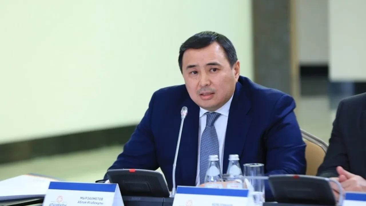 «Атамекеннің» бұрынғы басшысы Абылай Мырзахметов бостандыққа шықты