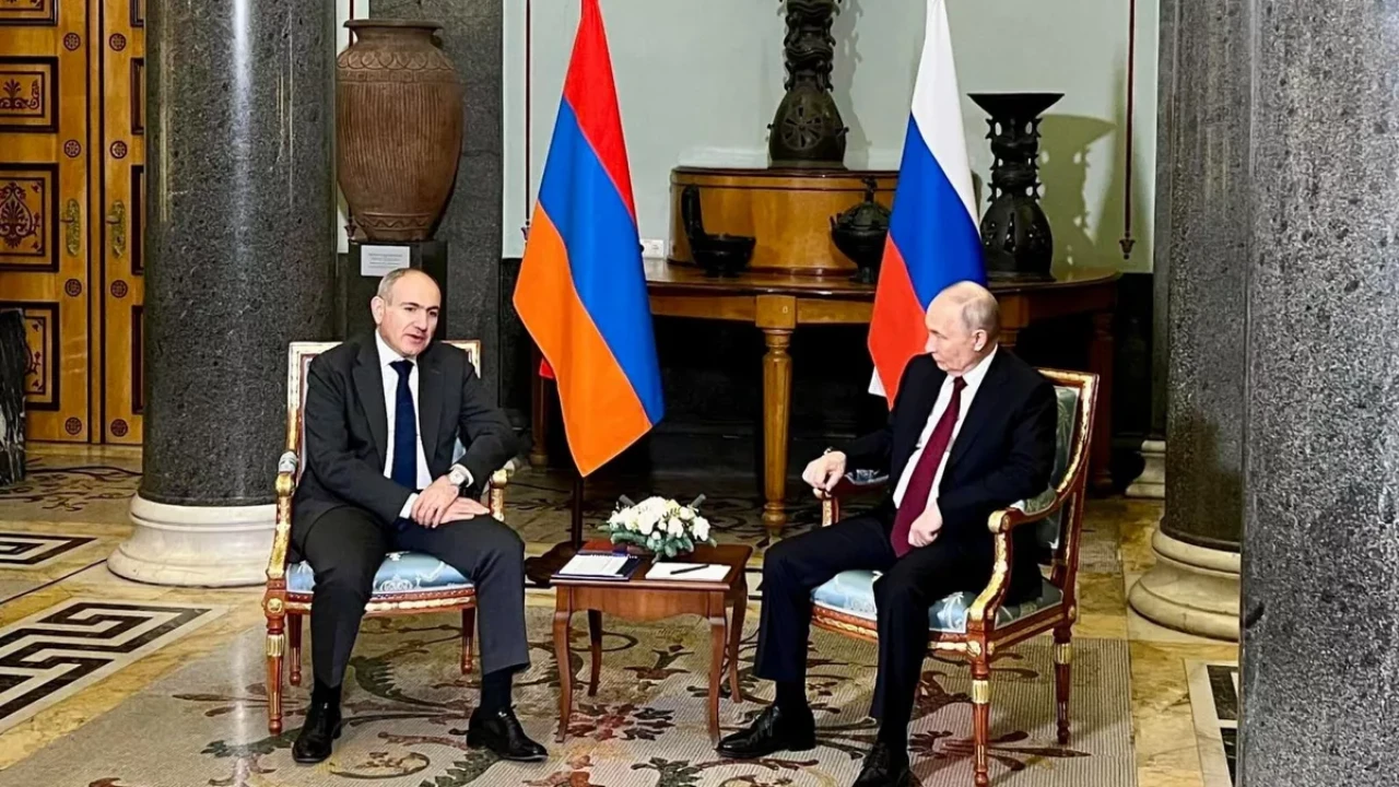 Путин призвал Армению сделать выбор между ЕС и ЕАЭС