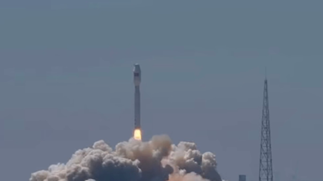 Космический прорыв Узбекистана: на орбиту выведен первый спутник с искусственным интеллектом «Самарқанд-2028»