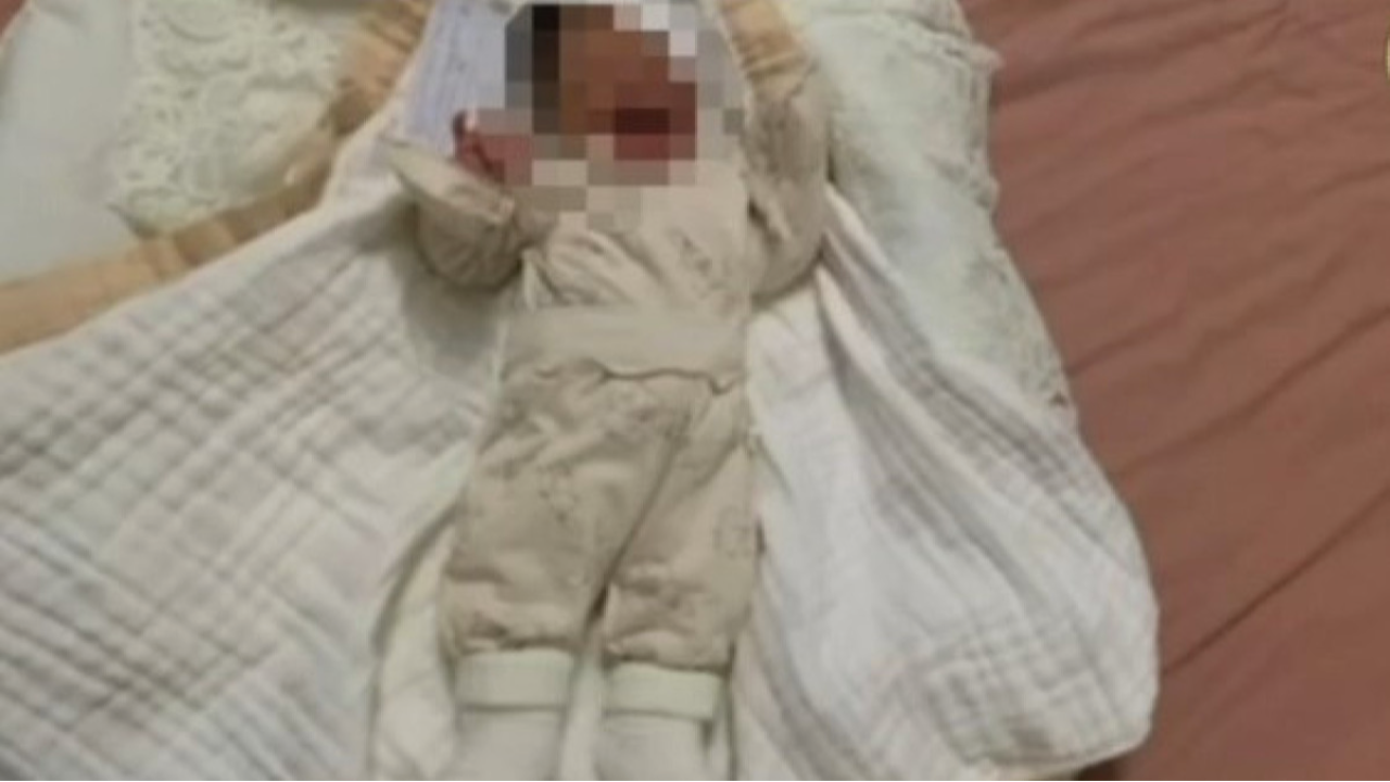 Павлодарда жаңа туған қызын сатпақ болған әйел сотталды