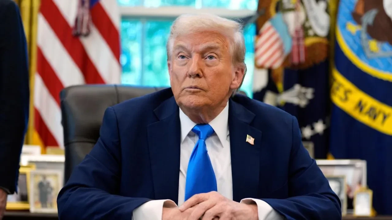 Трамптың кезекті шулы шешімі: АҚШ картадан канадалық атауды алып тастады