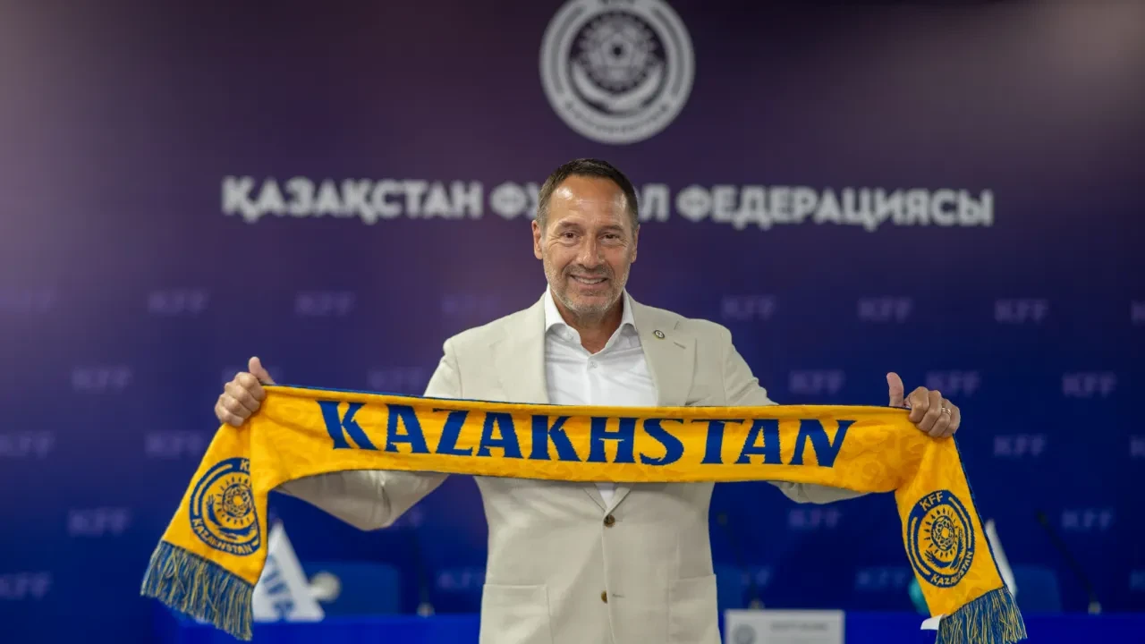 Футболдан Қазақстан құрамасына жаңа бас бапкер келеді