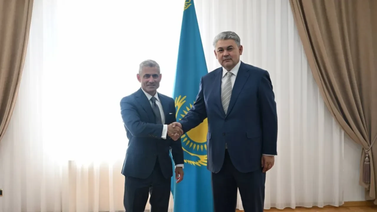 АҚШ Мемлекеттік хатшысының көмекшісі Қазақстанға келіп, инвестиция мәселесін талқылады
