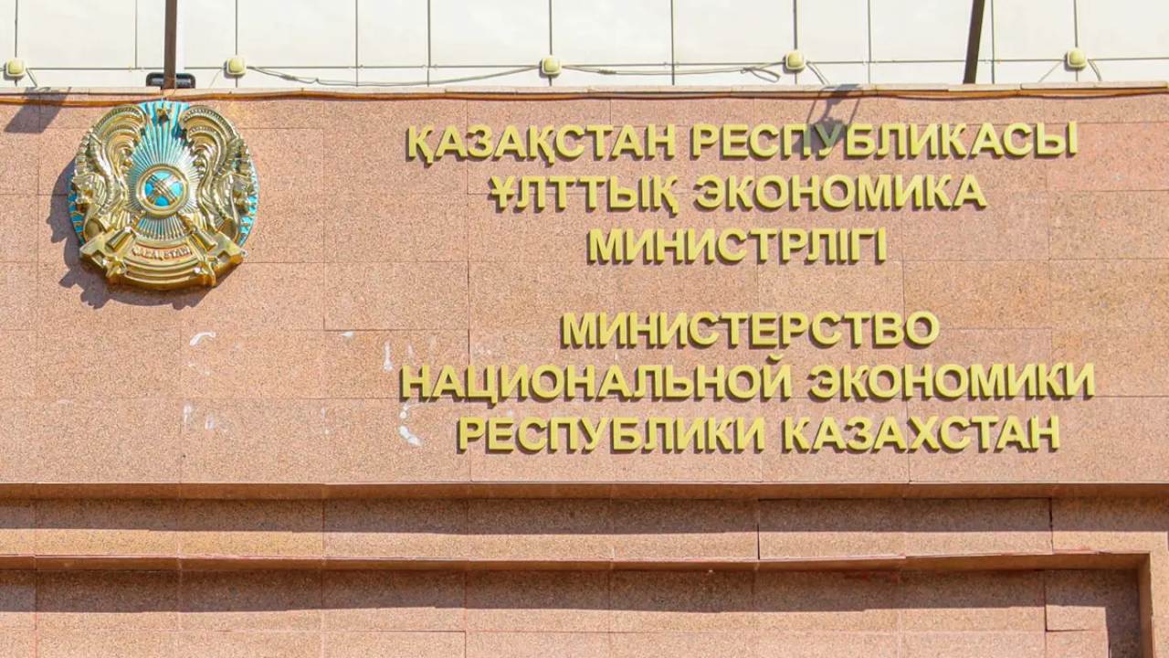 Производство снизилось от напитков до нефти: Миннацэкономики поручил разобраться почему