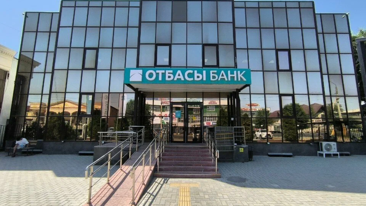 Жасанды интеллект қазақстандықтарға баспанаға ақша жинауды үйретеді
