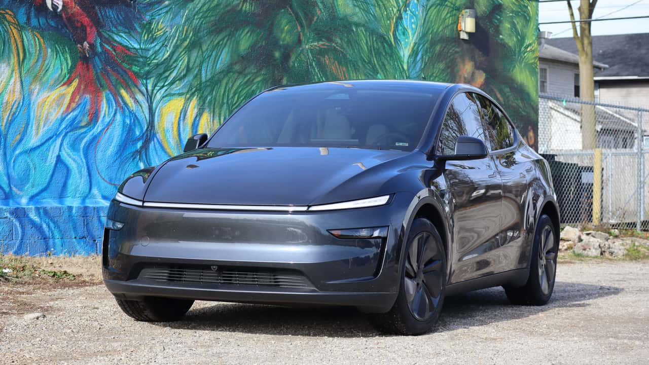 Электромобили Tesla отзывают по всему миру