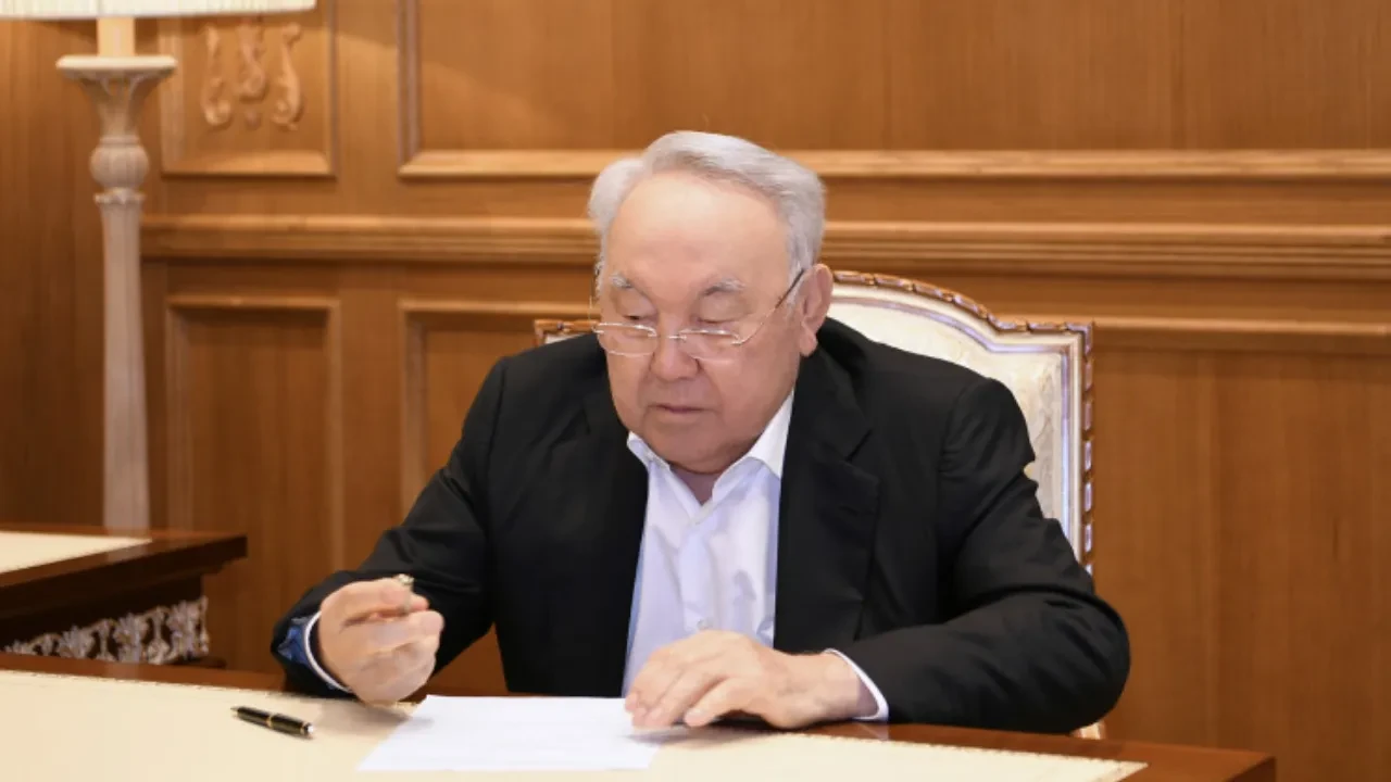 Нұрсұлтан Назарбаев Құрылтай сайлауында үйінен дауыс берді