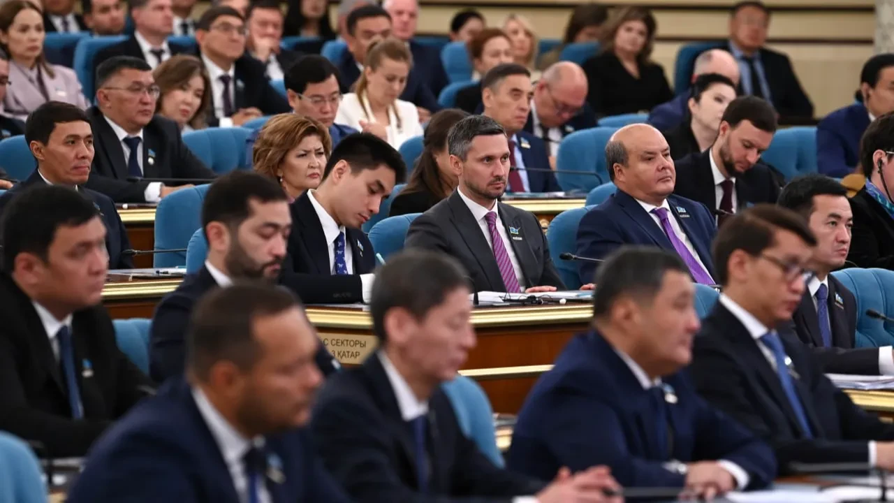 Депутаты выстроили структуру своей работы, выделив восемь комитетов Құрылтая