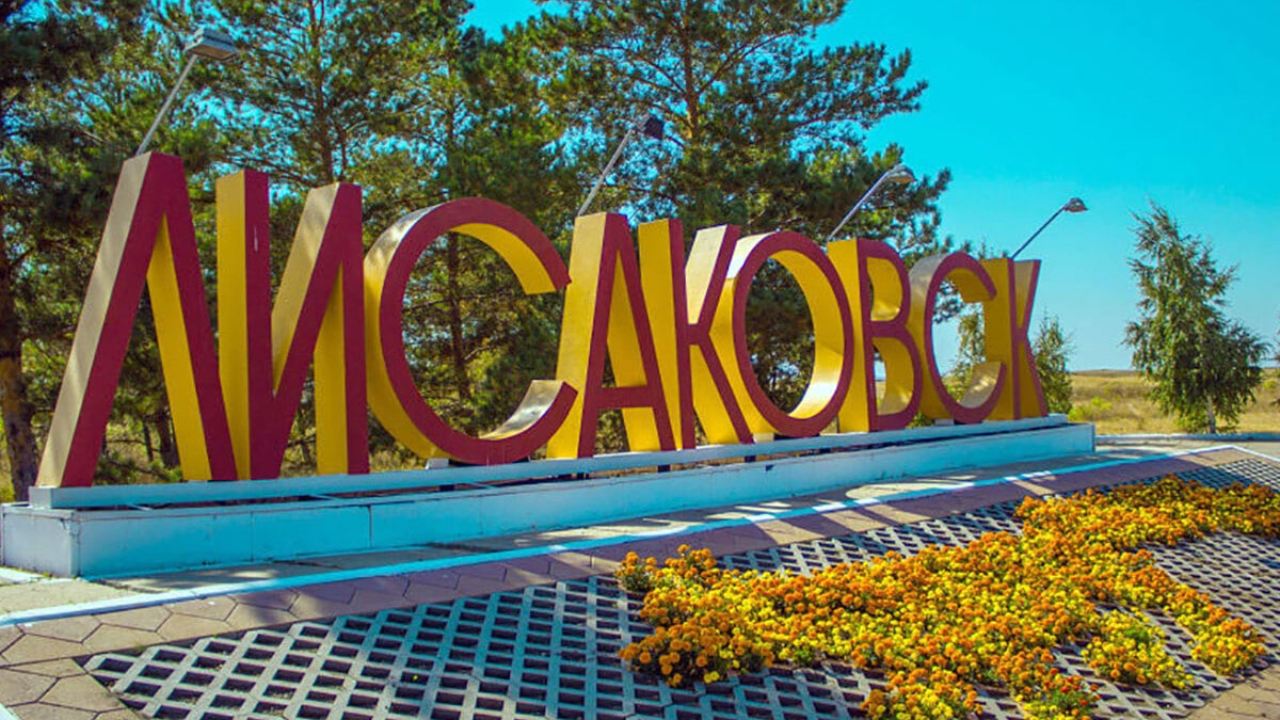 В Лисаковске 22-летний парень погиб, упав с восьмого этажа