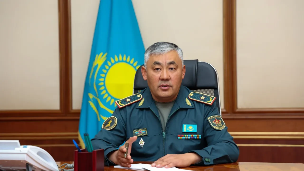 «Әрбір сарбаз өзін қауіпсіз сезінуі керек»: жаңа Қорғаныс министрі алғашқы кеңесін өткізді