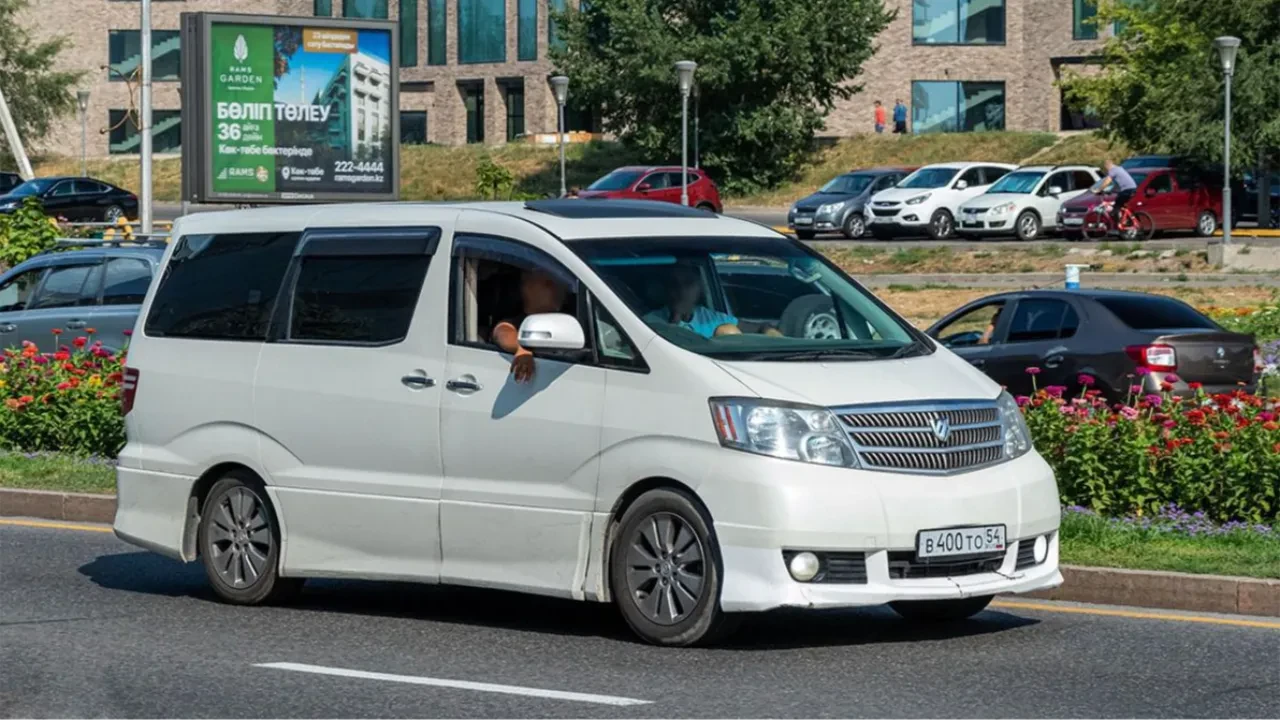 Вопрос праворульных авто снова подняли в Правительстве