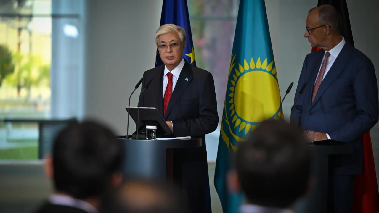 Тоқаев Украинадағы соғысты «тоқтата тұру» дегенде нені меңзегенін түсіндірді