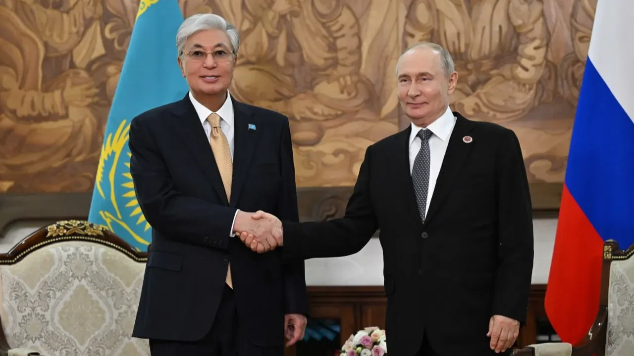 Tokayev and Putin Meet in Bishkek: Focus on Reforms and Future Cooperation