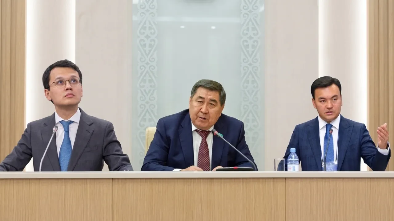 Ермұрат Бапи, Бағдат Мусин, Рауан Кенжеханұлы: Тоқаев Қазақстан Халық Кеңесінің құрамын бекітті