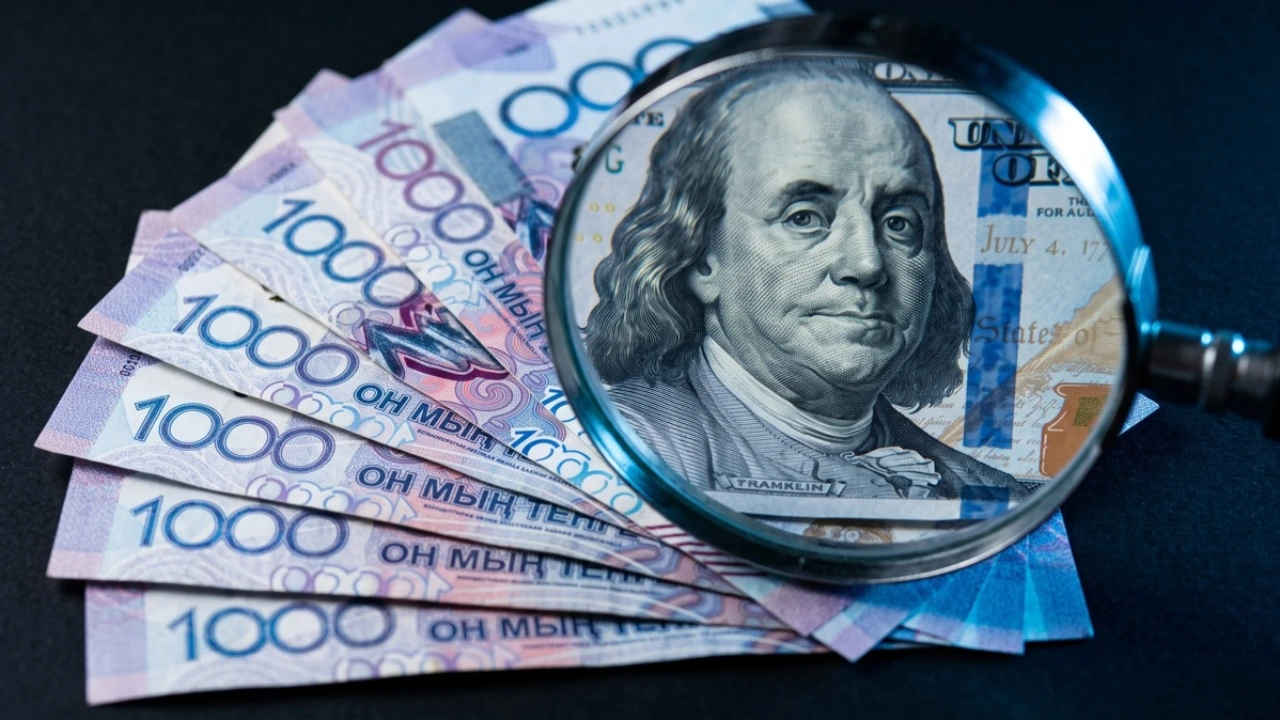 Доллар продолжает дешеветь: курс валют на 24 сентября