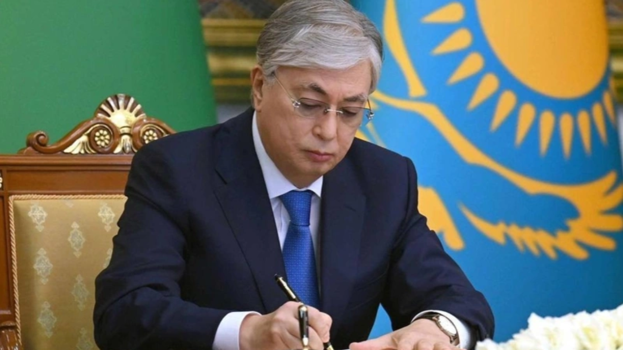 Тоқаев Каспийде қаза тапқан сарбаздардың отбасыларына жеделхат жолдады
