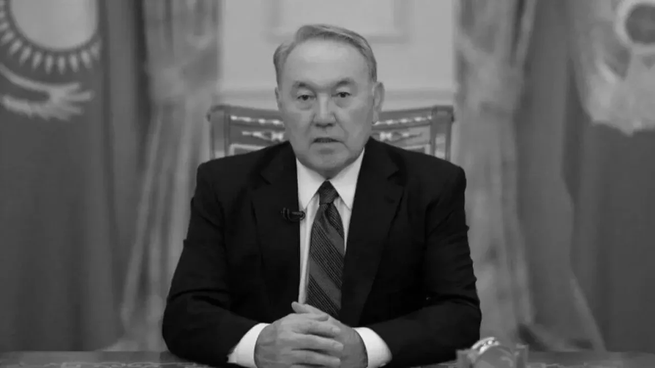Назарбаев Каспийде қаза тапқан әскери қызметшілердің отбасыларына көңіл айтты