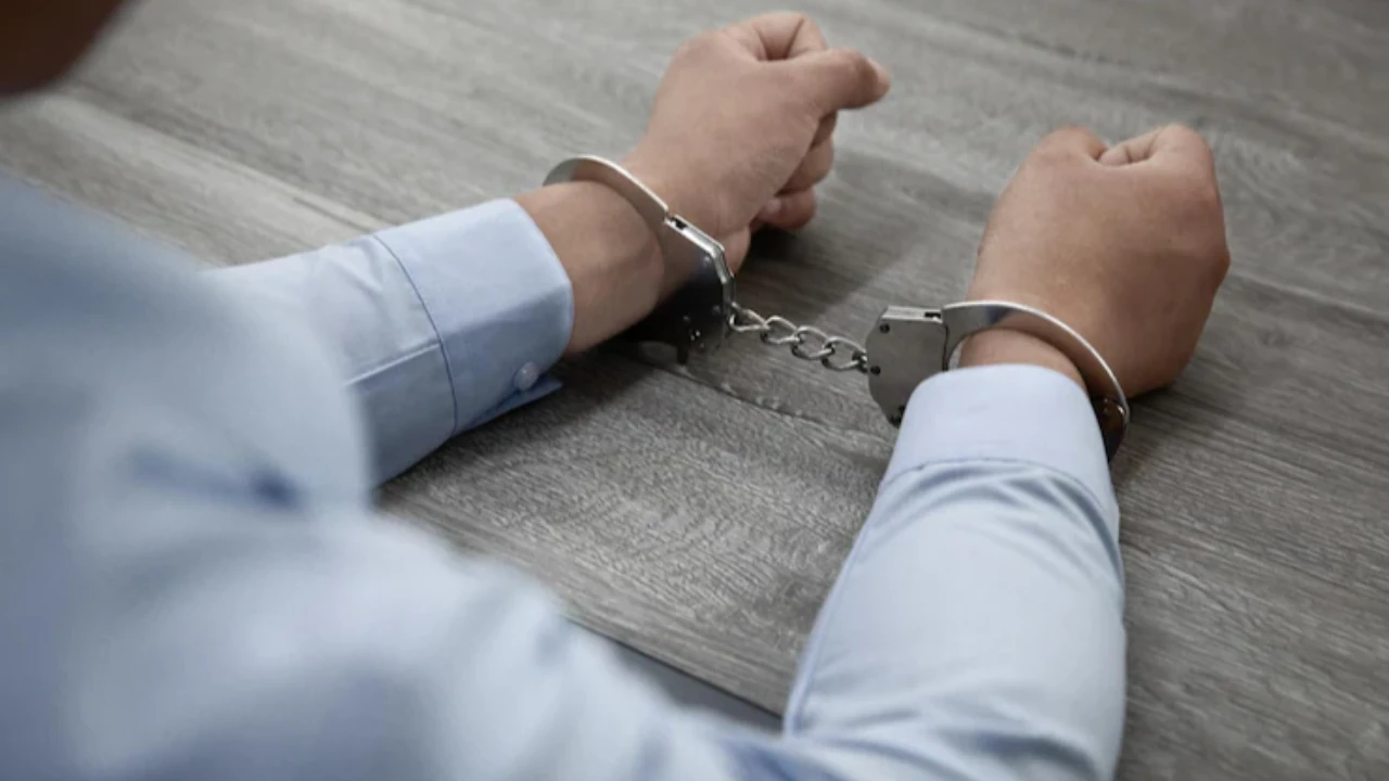 Статья 434: казахстанцев штрафуют и сажают за мат в интернете